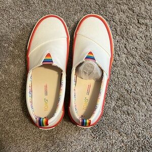 Tom’s Alpargata Fenix slip on